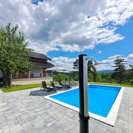 Sunset Villa *